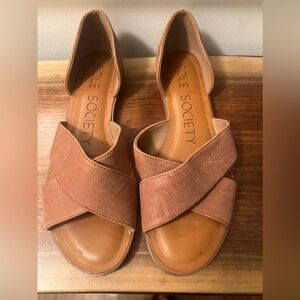 Sole Society Leather Crisscross Flats – Tan Brown – Size 7.5